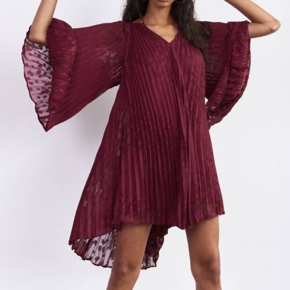 🎉HP🎉NWT Anthropologie Dark red plum pleated long-sleeved midi V-neck dress S